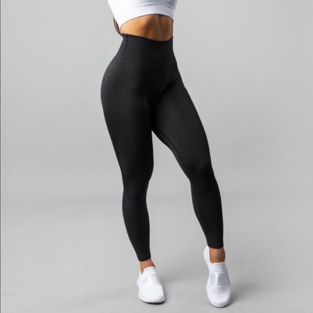 Alphalete Halo leggings, black. EUC.